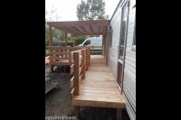 Houten veranda bij caravan 2