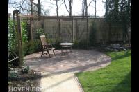 Zithoek met houten pergola