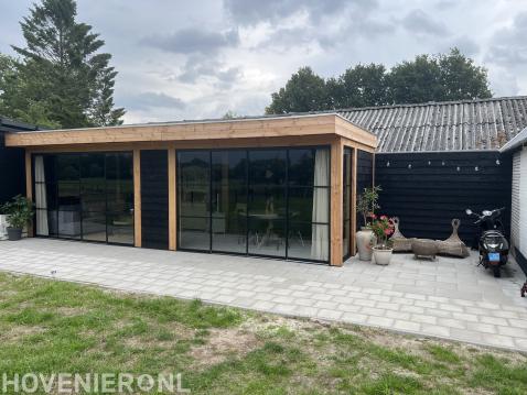 Buitenverblijf / tuinkamer