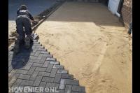 Straatwerk van betonklinkers