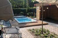 Jacuzzi met vlonder