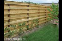 Houten schutting plaatsen