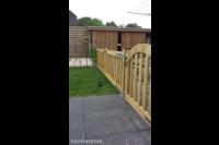 Houten tuinhek met poort