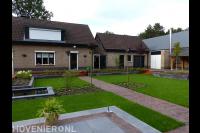 Tuinaanleg met vijver, gazon, bestrating, overkapping en bloembakken 3