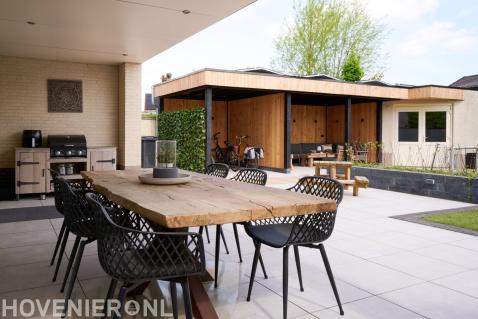 Achtertuin aanleg Hoeven overkapping