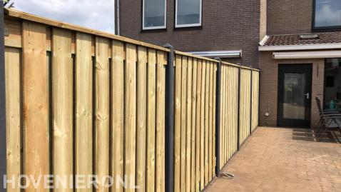 Hout beton schutting in achtertuin