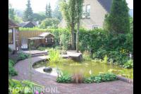 Ronde natuurlijke vijver