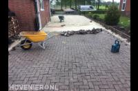 Oprit bestraten met betonklinkers