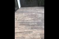 Siertegels met houtmotief