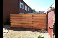 Houten schutting plaatsen