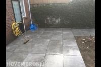 Keramische tegels leggen