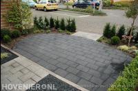 Straatwerk van betontegels