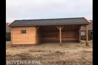 Grote houten kapschuur