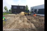 Voorbereidende grondwerkzaamheden met minishovel