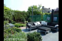 Strakke moderne tuin met overkapping 2