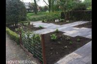 Voortuin aanleggen met bestrating en nieuwe beplanting 2