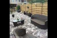 Tuin bestraten met siertegels in wildverband