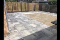 Tuin bestraten met natuursteen tegels