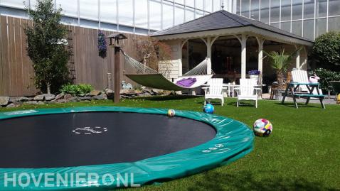 Kunstgras rondom trampoline