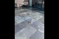 Straatwerk van natuursteen tegels