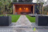 Houten overkapping met berging en verlichting