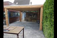 Robuuste houten overkapping