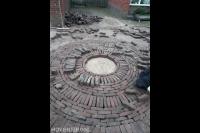Bestrating van gebakken klinkers in cirkelpatroon 2