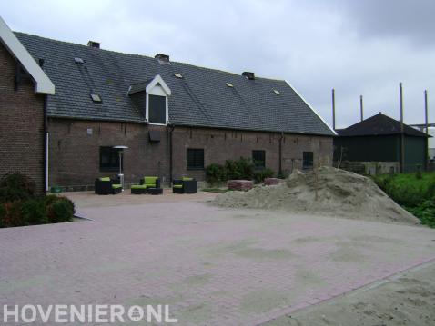 Erf en terras bestraten