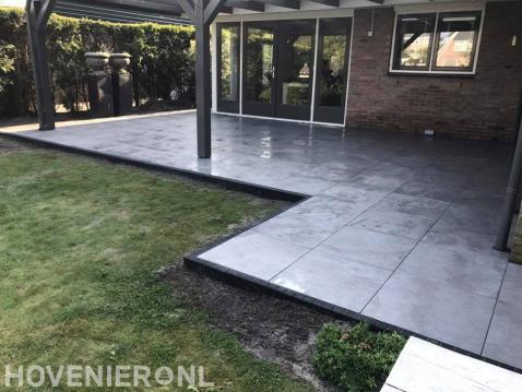 Terras bestraten met keramische tegels