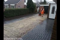 Oprit bestraten met gebakken klinkers en betonklinkers