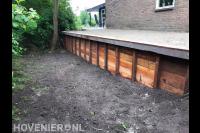 Houten beschoeiing