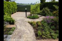 Tuinpad van gebakken waaltjes