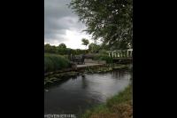 Vlonderterras en beschoeiing bij het water