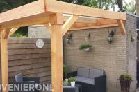 Houten overkapping boven terras