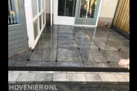 Tuin bestraten met natuursteen tegels