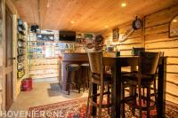 Schuur verbouwd naar bar in bourgondische tuin