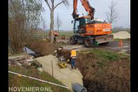 Grondwerk voor oprit over sloot 1