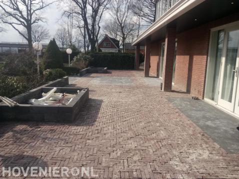 Terras bestraten met klinkers in waalformaat