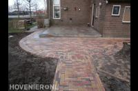 Bestrating van gekleurde gebakken waaltjes 1