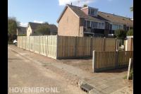 Hout beton schutting plaatsen