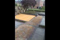 Tuin aan het water met vlonder en terras 1