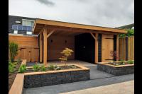 Houten overkapping met berging