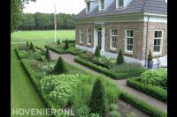 Klassieke tuin bij villa 1