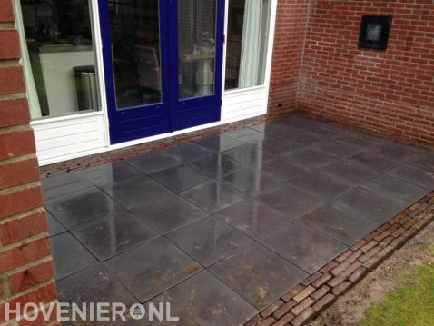 Terras bestraten met betontegels