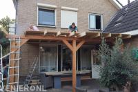 Houten veranda bouwen 3