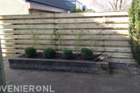 Houten schutting plaatsen