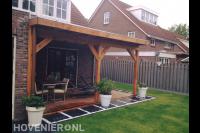 Houten overkapping met vlonder