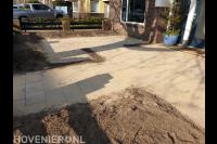Voortuin bestraten met betontegels