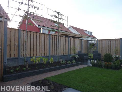 Leibomen voor hout beton schutting