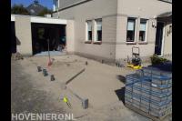 Oprit en voortuin bestraten 1